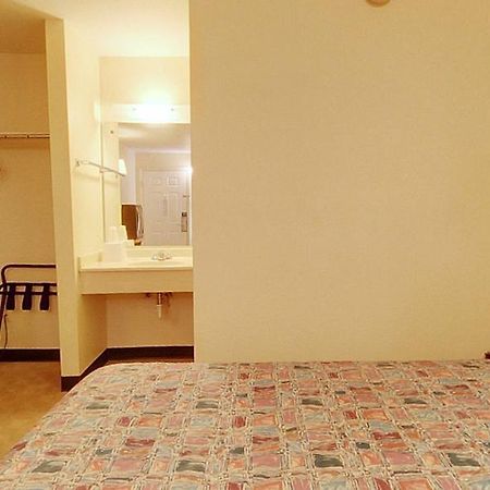 Americas Best Value Inn And Suites Carbondale Exteriör bild