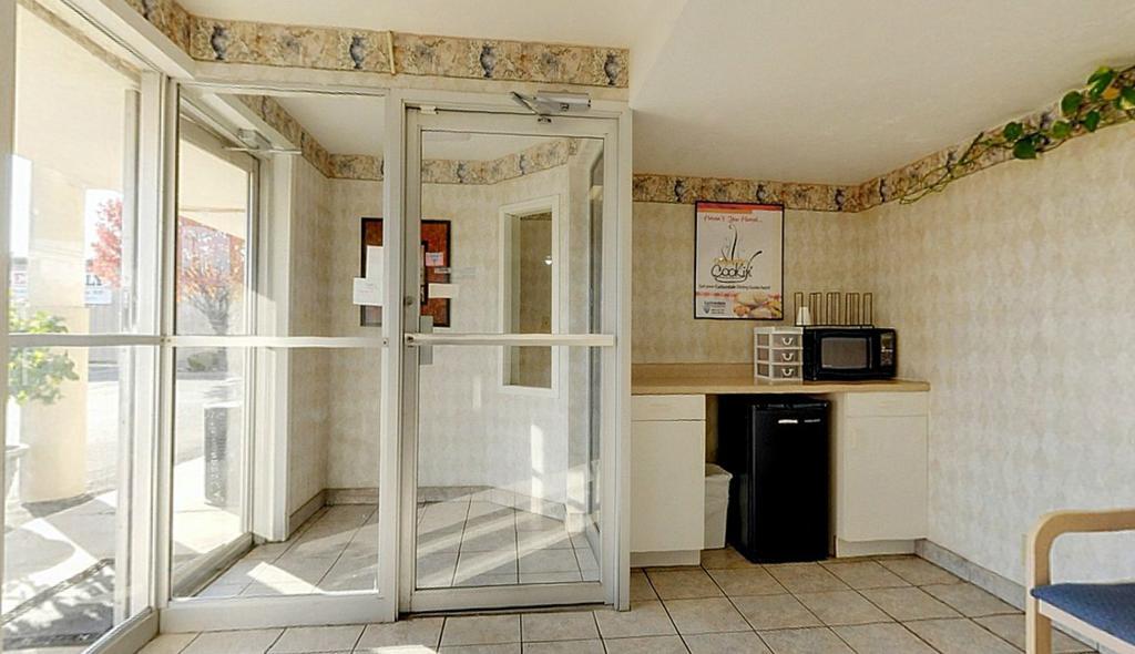 Americas Best Value Inn And Suites Carbondale Exteriör bild