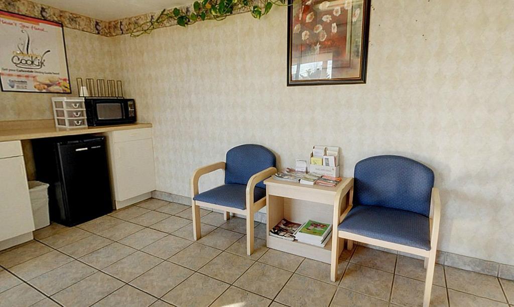 Americas Best Value Inn And Suites Carbondale Exteriör bild
